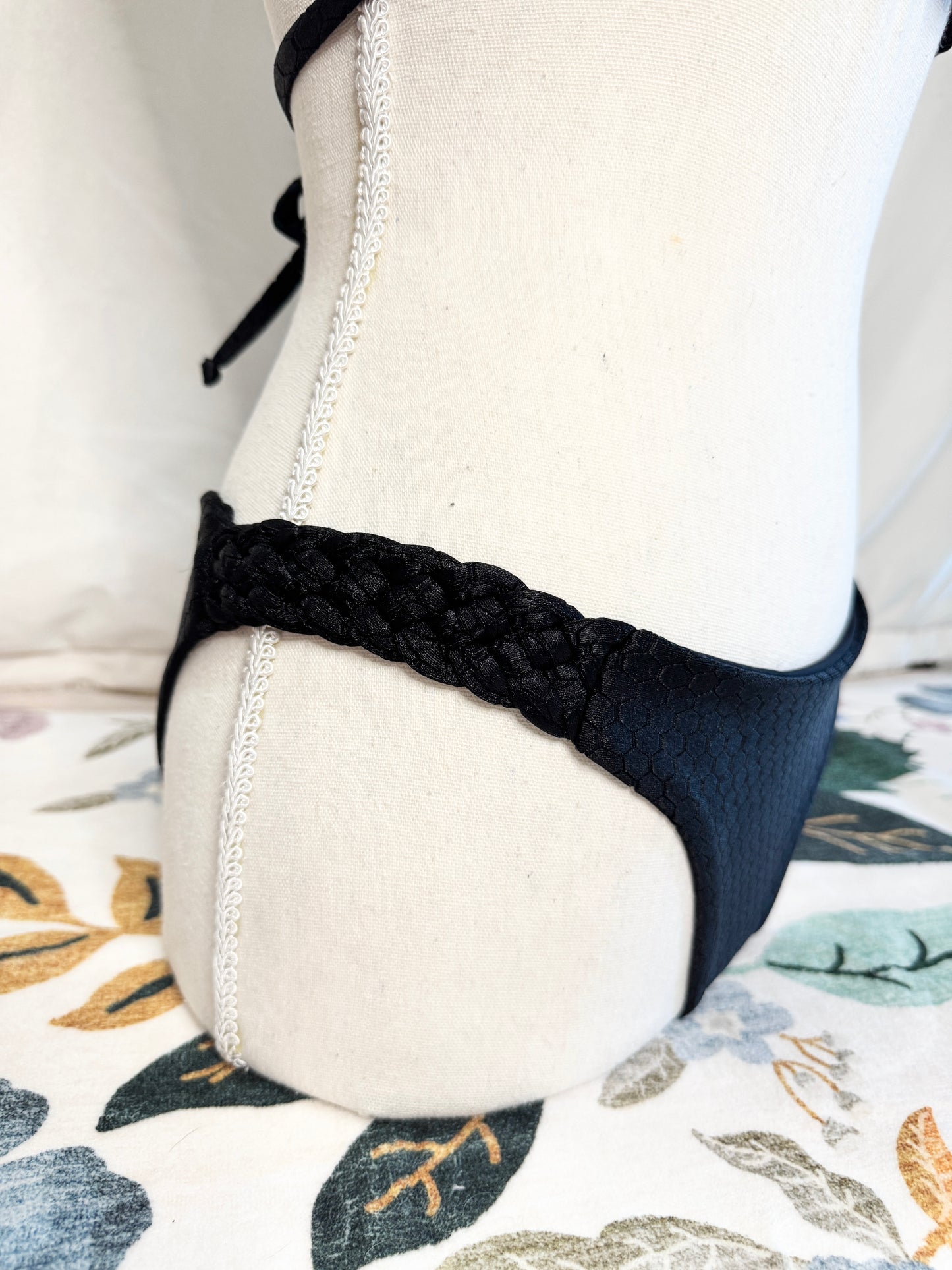 Black Widow Bottom